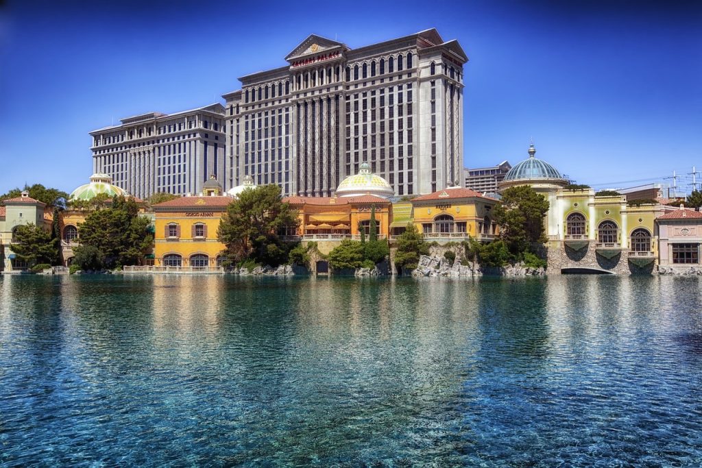 Caesars Entertainment Embraces Micro-Betting with Simplebet Partnership